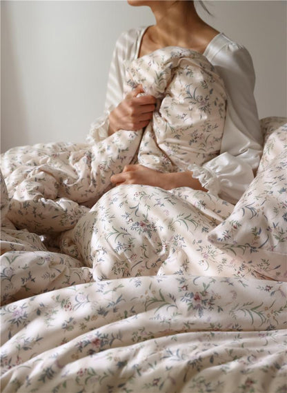 Florence's Floral Print Bedding Set - 