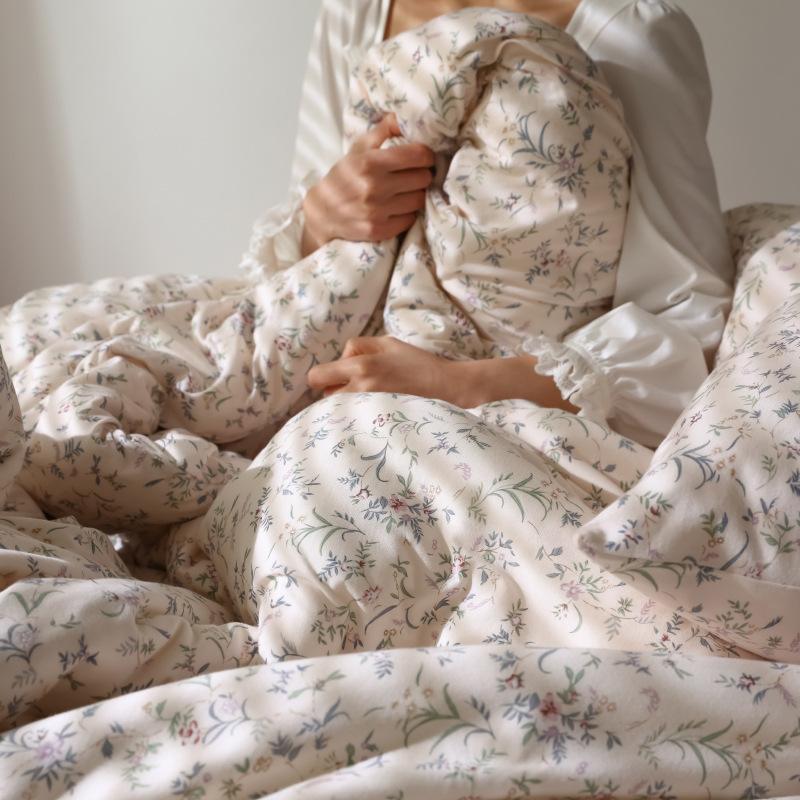 Florence's Floral Print Bedding Set - 