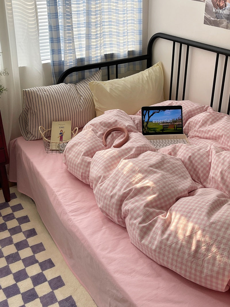 Blushed Dream Mixed Pattern Bedding Set - Bedding