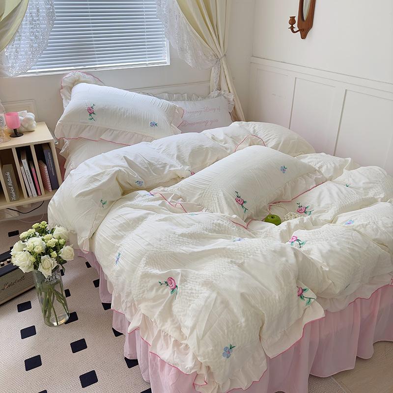 Bed & Bedding Sets